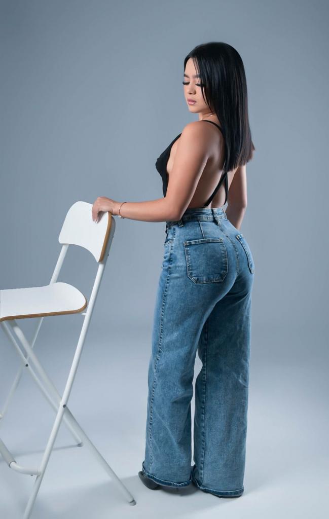 613583987: Chica busca chico en Alicante