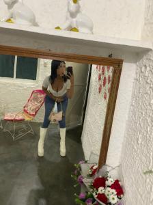 632037316: Chica busca chico en Sevilla