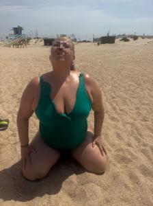 674564045: Chica busca chico en Sevilla