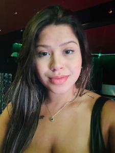 663997909: Chica busca chico en La Coruña