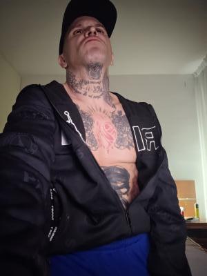 697716864: Chico busca chica en Madrid