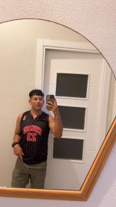 674537846: Chico busca chica en Alicante