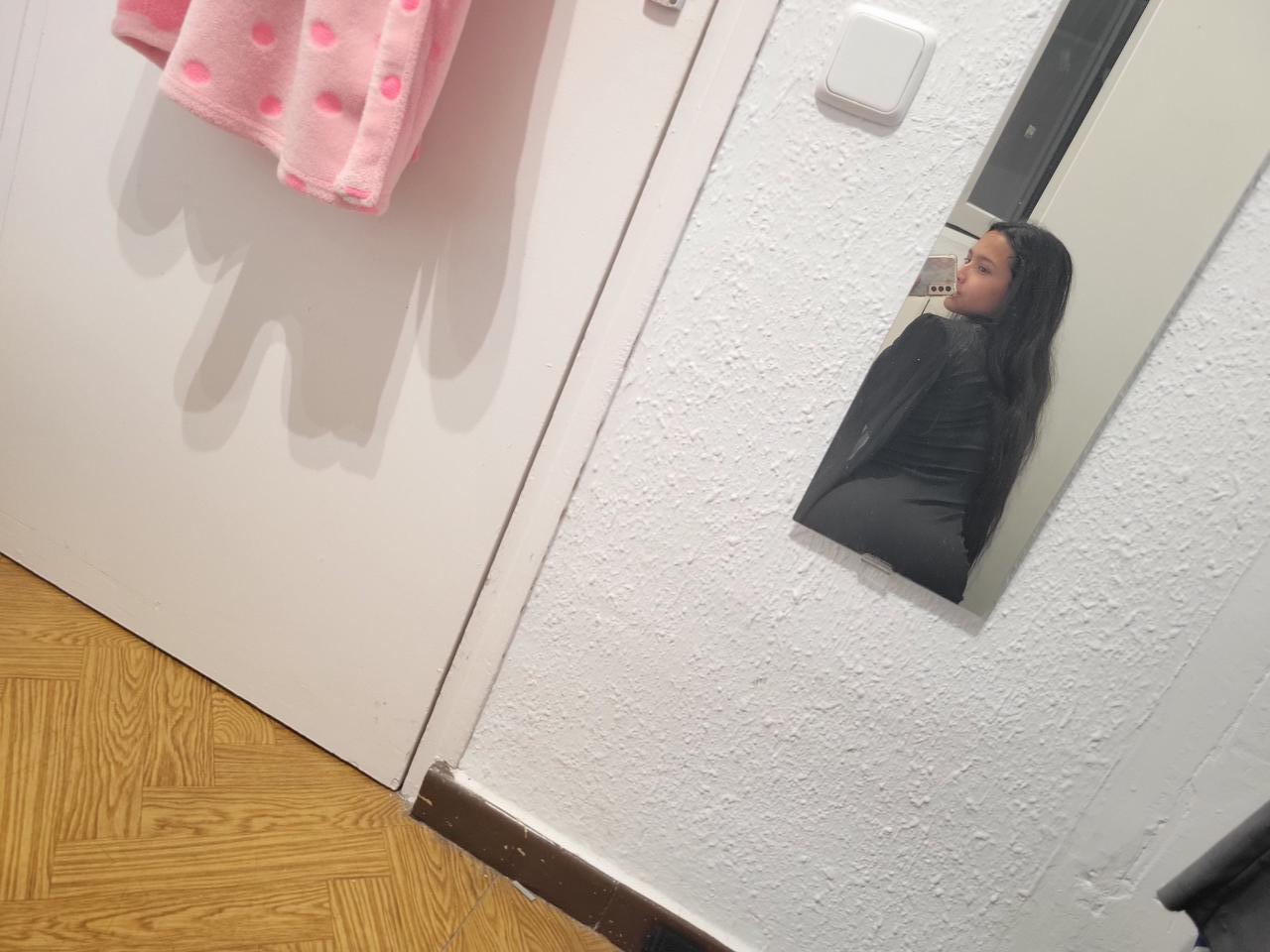 670672858: Chica busca chico en Madrid