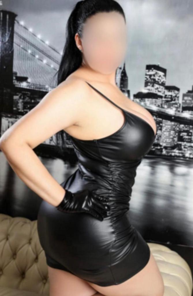 614753079: Chica busca chico en Madrid