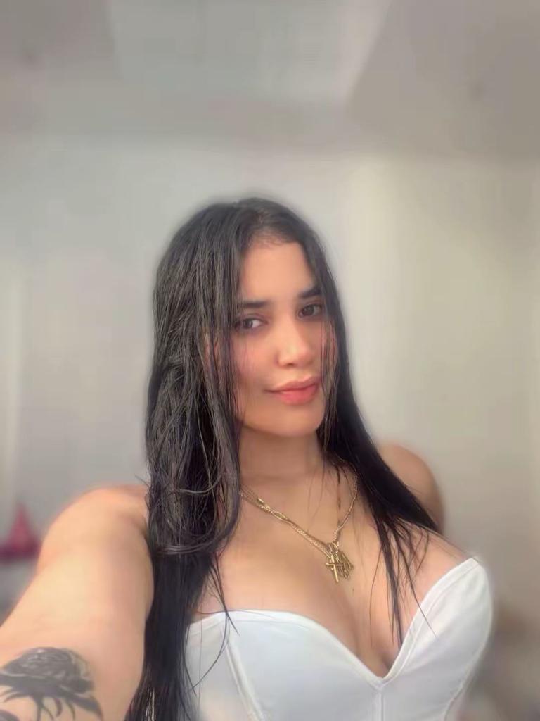 645566159: Chica busca chico en Barcelona