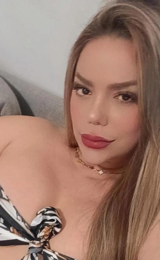 627621793: Chica busca chico en Sevilla