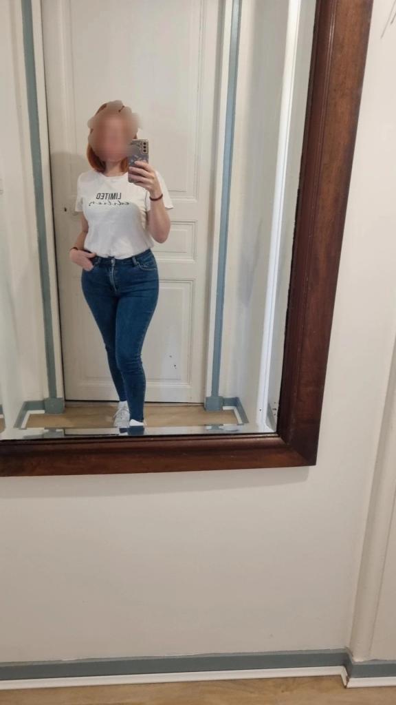 671147459: Chica busca chico en Orense