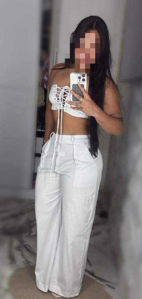 662265382: Chica busca chico en Barcelona