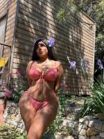 613468375: Chica busca chico en Barcelona
