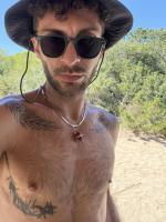 668169679: Chico busca chica en Ibiza