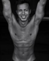 653327271: Chico busca chica en Madrid