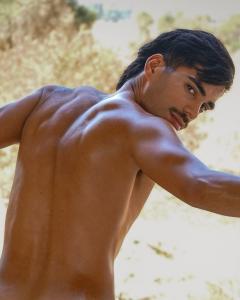 631546053: Chico busca chica en Sevilla