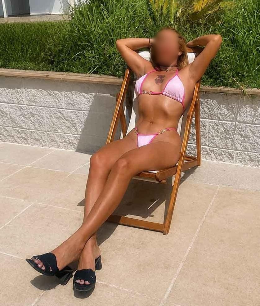 698503881: Chica busca chico en Madrid