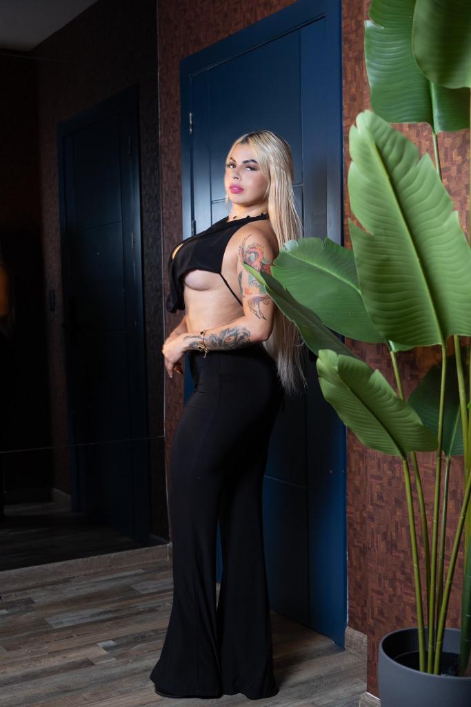 603925432: Chica busca chico en Barcelona