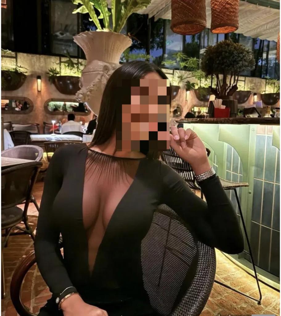 745002097: Chica busca chico en Menorca