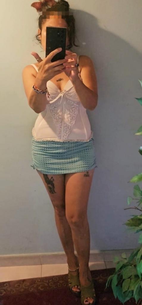 605643866: Chica busca chico en Orense