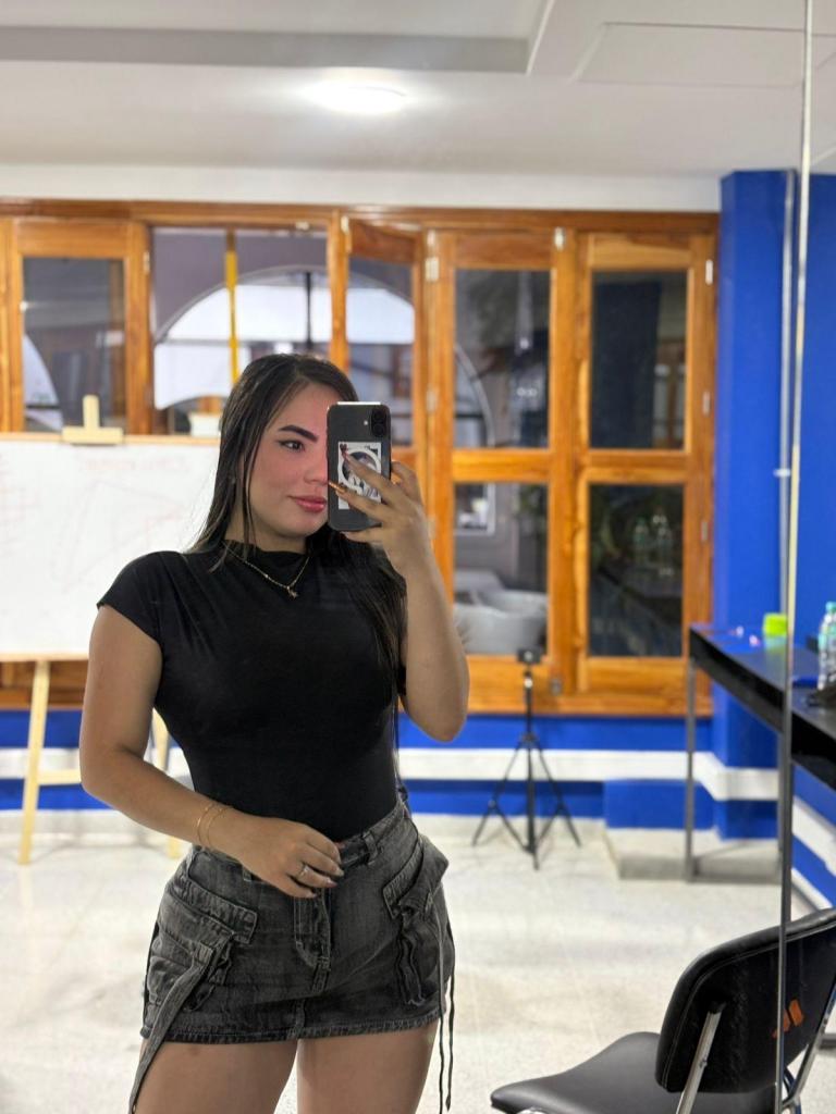 665208206: Chica busca chico en Tenerife