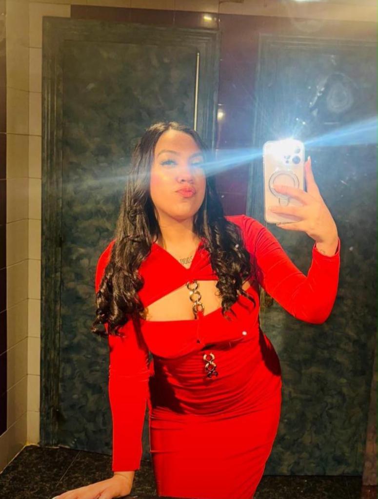 614381386: Chica busca chico en Málaga