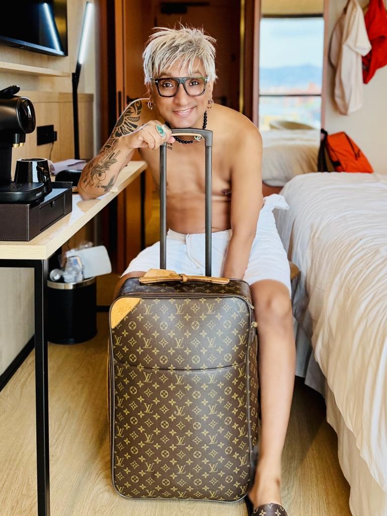 608259318: Chico busca chica en Barcelona