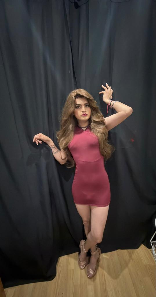 677304964: Transexual en Cuenca