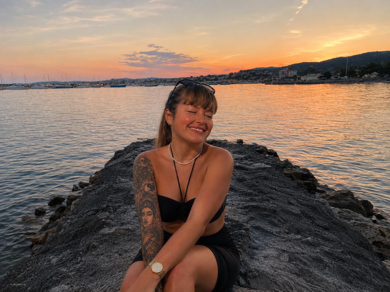 647647807: Chica busca chico en Ibiza