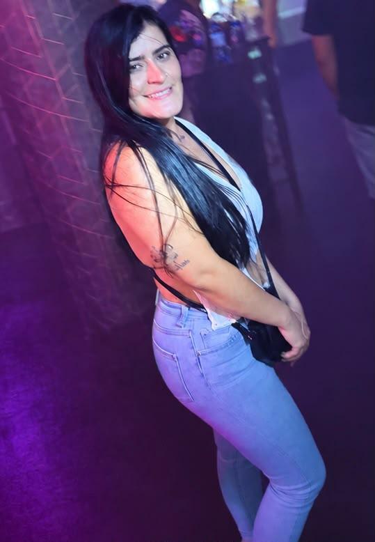 613443796: Chica busca chico en Pontevedra