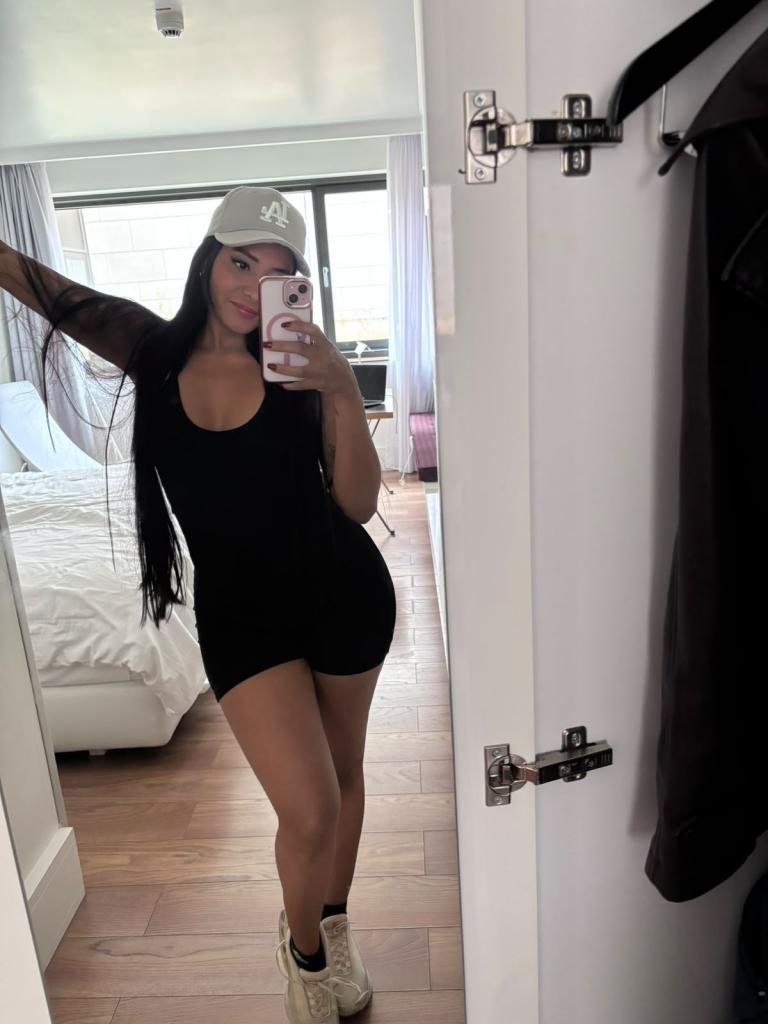 Chica busca chico en Cádiz: 