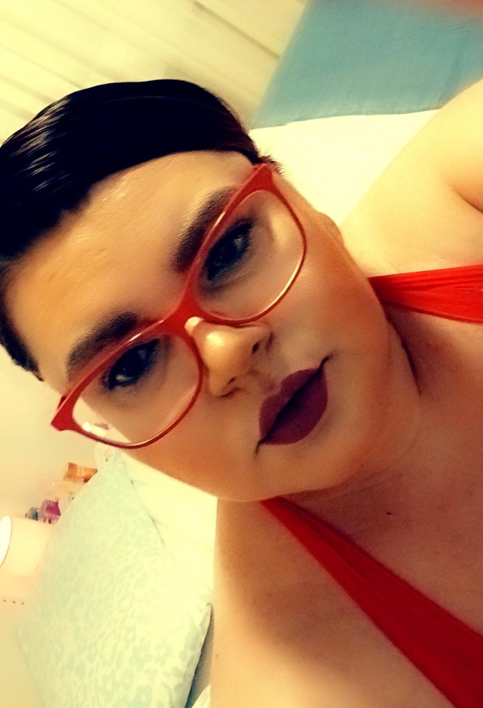 642373468: Chica busca chico en Madrid