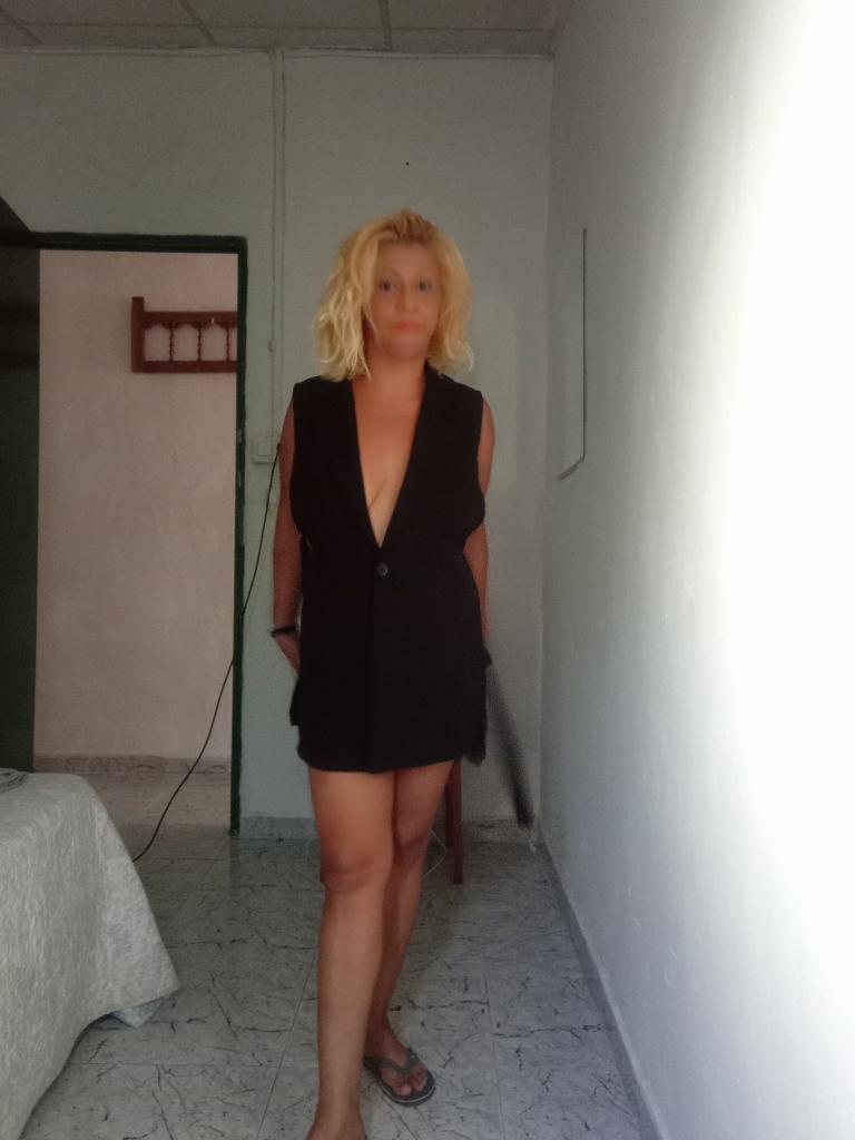 Chica busca chico en Almería: 