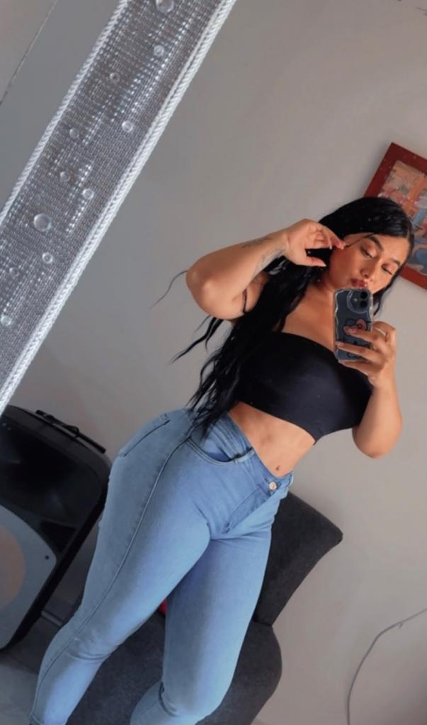 643077501: Chica busca chico en Málaga