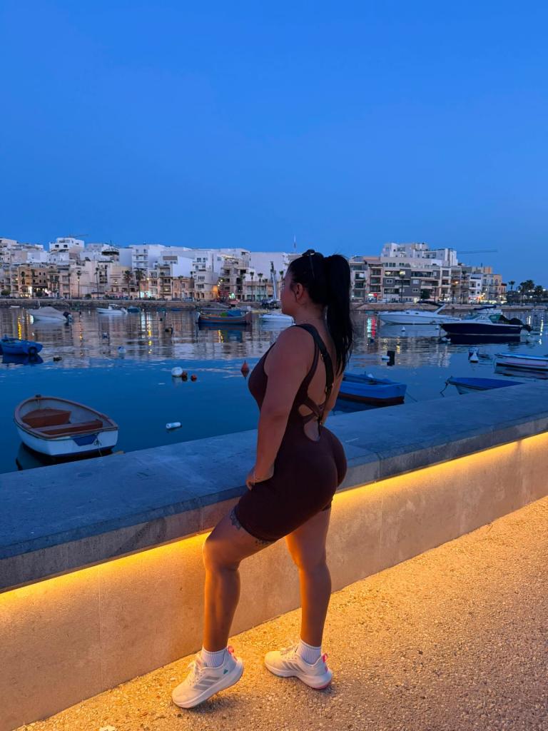 Chica busca chico en Sevilla: Chica busca chico