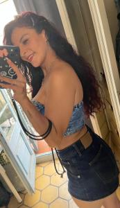 672144982: Chica busca chico en Barcelona