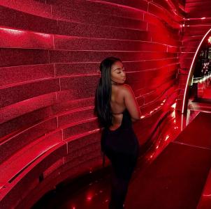 613755193: Chica busca chico en Sevilla