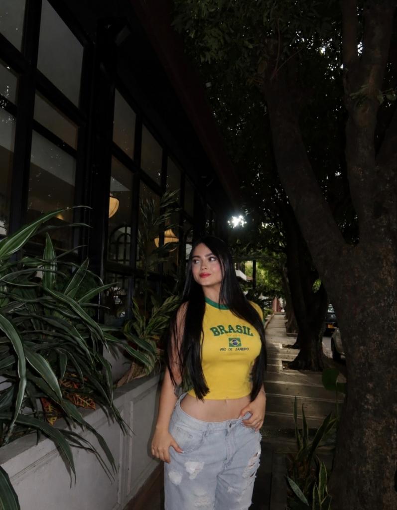 627089135: Chica busca chico en Orense