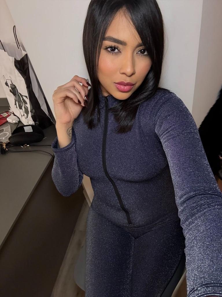 602436229: Chica busca chico en Málaga