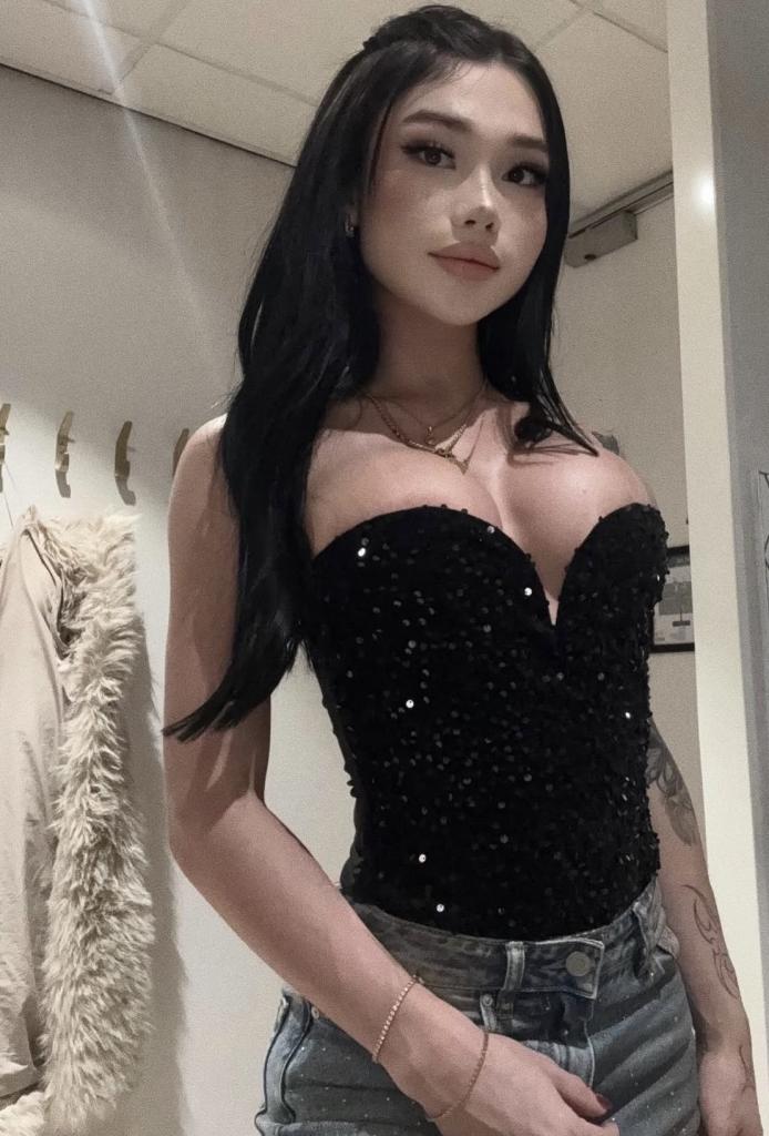 613349268: Transexual en Granada