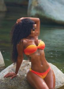 627103136: Chica busca chico en Barcelona