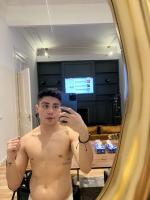 692543750: Chico busca chica en Barcelona