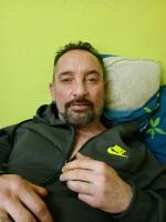 647067269: Chico busca chica en Cádiz