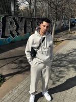 618794260: Chico busca chica en Barcelona