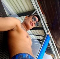 613916888: Chico busca chica en Barcelona