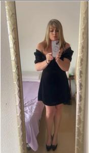 631685484: Chica busca chico en Gerona