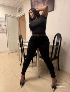 692037921: Travesti en Barcelona