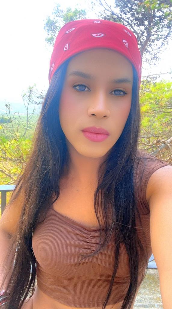 633047034: Chica busca chico en León