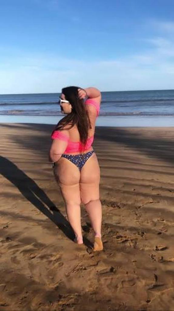 674564045: Chica busca chico en Sevilla