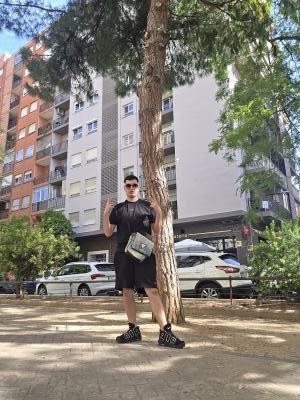 600204704: Chico busca chica en Granada