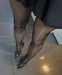 694921581: Chica busca chico en Murcia