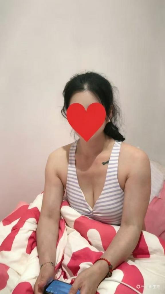 607809677: Chica busca chico en Valencia