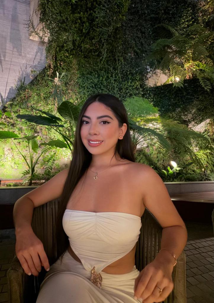 677845654: Chica busca chico en Barcelona