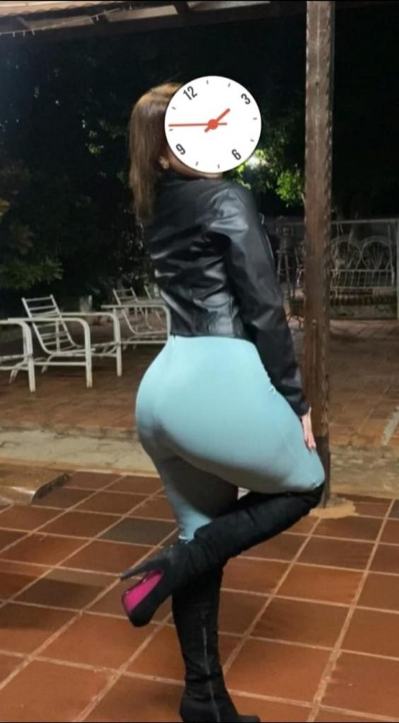 677355879: Chica busca chico en Murcia